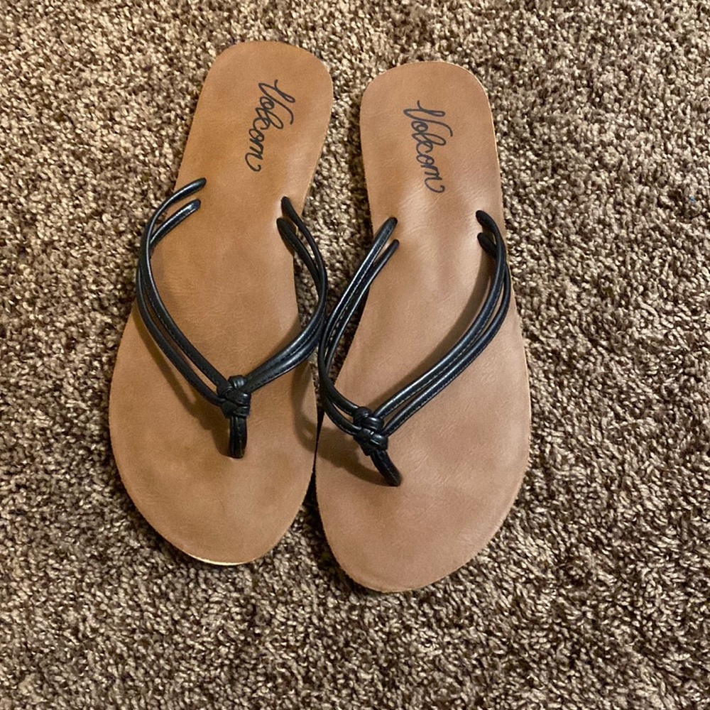 Women’s Volcom Flip Flops size 7.5